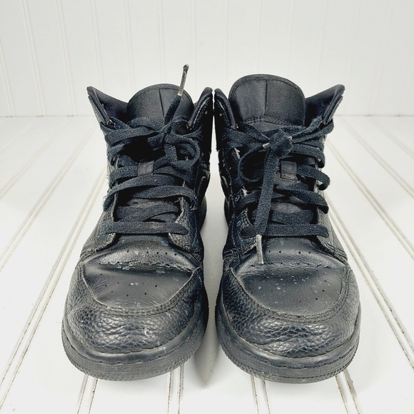 Nike Air Jordan 1 Mid Retro Triple Black Lace Up Leather Athleisure Sneaker F340 - Picture 3 of 12